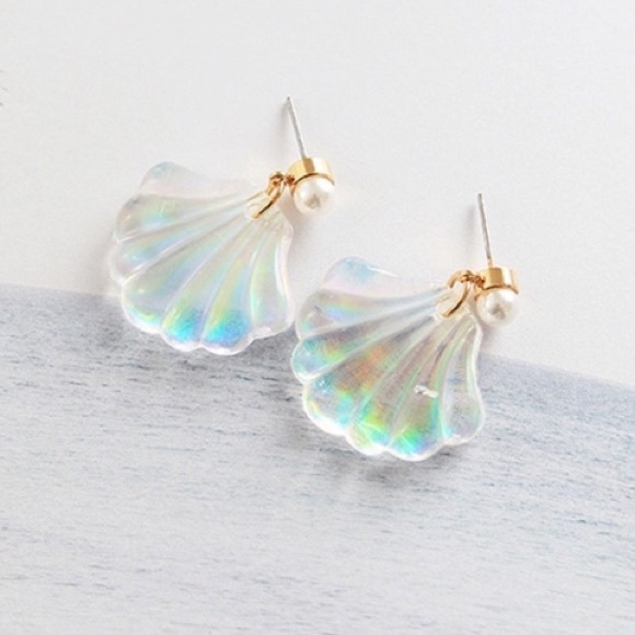 Jewelry - Mermaid Resin Seashell Pearl Earrings